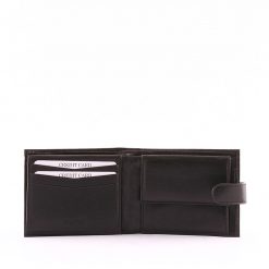 Minőségi bőrből készült S Belmonte igazi bőr férfi pénztárca fekete színű, patenttal zárható átkapcsoló nyelvvel. Praktikus belsővel.