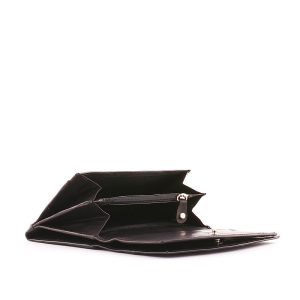 Minőségi, valódi bőrből készült S Belmonte női bőr pénztárca, patenttal zárható praktikus dupla fedéllel. Többféle színben webshopunkban.