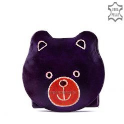 Minőségi, valódi bőr alapanyagból készült macis formával gyermek pénztárca kézzel festett lila színben, kiváló aprópénztartó.