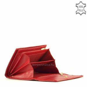 Kívül fényes elegáns bőrből, belül színében harmonizáló puha minőségi nappa bőrből készült valódi bőr női pénztárca. Díszdobozban!