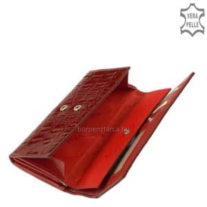 Minőségi fényes lakk, croco bőrből, piros színben készült, elegáns és dekoratív női pénztárca, fedelén igényes, fém NICOLE márkajelzéssel.