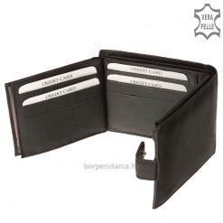 Minőségi nappa bőrből készült klasszikus fekete férfi bőr pénztárca, melynek fedele az S.BELMONTE márkajelzéssel lett ellátva.