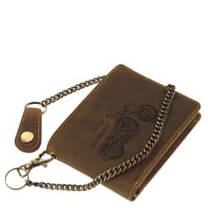 Különleges, rusztikus kikészítésű valódi bőrből készült, egyedi motoros mintás férfi bőr pénztárca, melyet láncos kiegészítővel láttunk el.