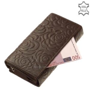 Finom tapintású precíz munkával készült női bőr divat pénztárca rózsa mintás külsővel, nagy méretű modell, tökéletesen illik a női táskához.