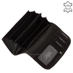 Rendkívül finom tapintású valódi marha nappa bőr, nagy méretű minőségi női pénztárca igényes kidolgozással. Fedelének díszvarrása tetszetős.