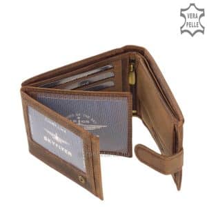 SKYFLYER márkájú, barna színű, valódi minőségi bőrből készült egyedi bőr pénztárca, igen közkedvelt a férfi vásárlóink körében.