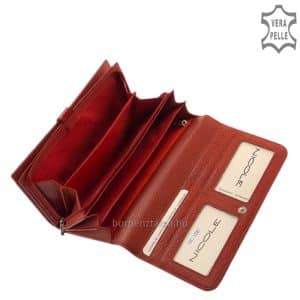 Fényes lakkozott bőrből készült nagy méretű női divat bőr pénztárca, piros felületén krokodil mintázattal többféle változatban.