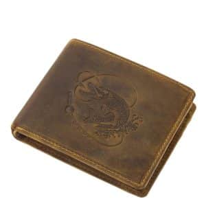 Férfi horgász bőr pénztárca egyedi csuka mintás fedéllel, amely igazán igényesen lett kialakítva, igazi, minőségi bőrből. Díszdobozos!