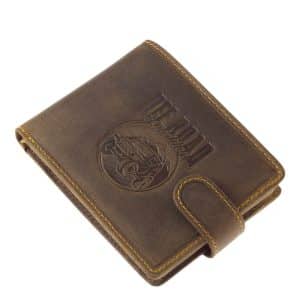 Azon férfi vásárlóinknak készült ez a minőségi, off road autós, barna valódi bőr pénztárca, akik a terepautózás egyedi élményét kedvelik.