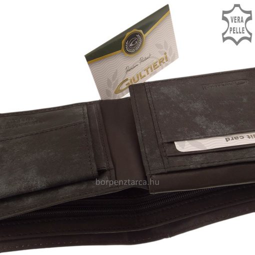 Giultieri család új fiatalos modellje ez valódi bőrből készült minőségi férfi bőr pénztárca. A pénztárca stílusos díszdobozban jut el Önhöz!