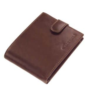 Praktikusan kihasználható minőségi belsővel tervezett márkás férfi bőr pénztárca valódi bőrből extra RFID védelemmel. Díszdobozban található!