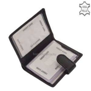 Sylvia Belmonte bőrbenyomattal ellátott, puha tapintású bőr kártyatartó álló kialakítással, elegáns fekete színben gyártva.