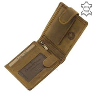 Izgalmas felülettel és sportos varrással készült lovas mintás minőségi férfi bőr pénztárca barna színben, GREENDEED kollekciónk új darabja.