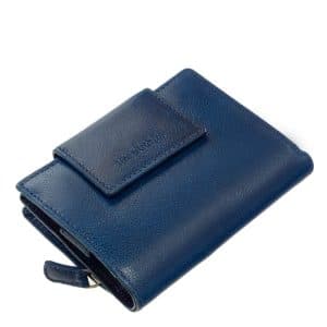 Kis méretű női bőr pénztárca modell, mely minőségi valódi bőrből készült, fedelén a márkás LA SCALA elegáns logójával. Díszdobozos modell