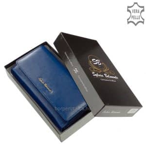 Garantáltan minőségi valódi bőrből készített elegáns női divat pénztárca amely nagyon szép Sylvia Belmonte márkás bőr modellünk.