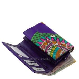 Jól kihasználható, közepes méretű női valódi bőr pénztárca modell, mely egyedi mintás külsővel és rengeteg hasznos funkcióval készült.
