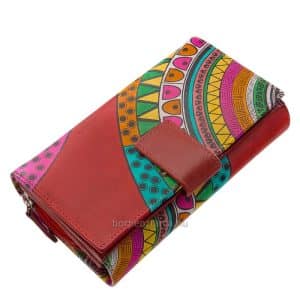 Kellemes tapintású valódi bőrből készített GIULTIERI női bőr pénztárca egyedi mintás külsővel minőségi kézműves termékünk.