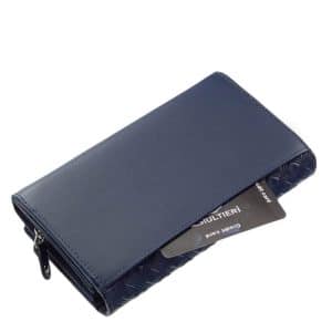 Giultieri termékcsaládunk egyik legújabb és rendkívül népszerű terméke ez az egyedi mintás, brifkó jellegű, elegáns női bőr pénztárca.