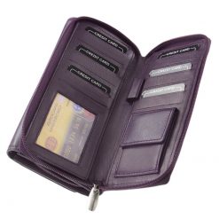 La Scala márkás nagyméretű és egyben divatos női pénztárca modell valódi bőr felhasználásával készítve. Finom tapintású nappa bőrből készült.