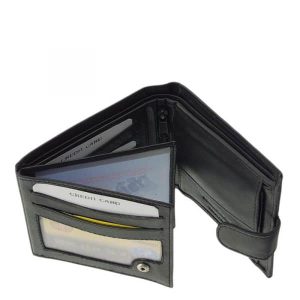 Klasszikus kialakítású, kényelmesen használható férfi bőr pénztárca, fekete színű külsővel gyártva valódi minőségi bőrből.