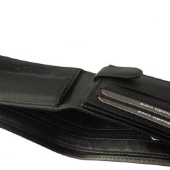 Kis méretű, elegáns Corvo Bianco márkajelzésű, férfi bőr pénztárca modell, fekete színű, minőségi valódi bőrből. Díszdobozban forgalmazzuk.