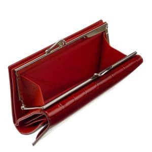 Divatos női bőr pénztárca elegáns megjelenésű lakozott felületű valódi bőrből , Nicole márkás fémlogóval fedelén