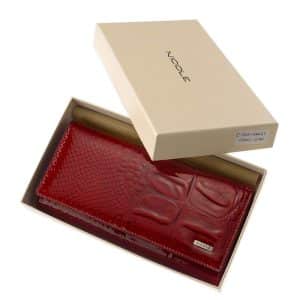 Igazán divatos valódi bőr női pénztárca piros színben , Nicole márkás fémlogóval fedelén