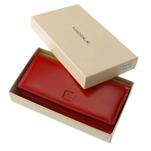 Nagyméretű valódi bőr női pénztárca, fedele divatos Nicole logóval van díszítve, ez az exkluzív pénztárca letisztult formákkal rendelkezik.