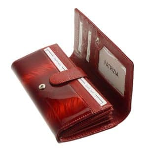 Nagy méretű PATRIZIA lakk bőr női pénztárca, mely elegáns piros színben és díszdobozos kivitelben érhető el áruházunkban.