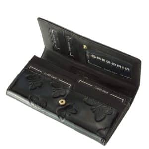 Nagy méretű GREGORIO lakk bőr női pénztárca, mely elegáns fekete színben és díszdobozos kivitelben érhető el áruházunkban.