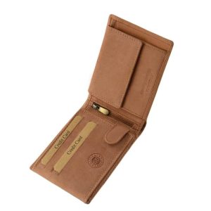 Sportos stílusú , divatos megjelenésű barna színű valódi bőr felhasználásával készült férfi pénztárca, igazán praktikus belső kialakítással.
