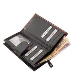 Igazi bőrből készült kézzel festett mintás, minőségi, nagy méretű női pénztárca, melynek valódi bőr külsején dekoratív minta látható.