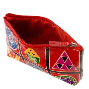 Igazi marha bőrből készült dekoratív és egyedi mintás, minőségi női neszeszer, mely kis méretű, praktikus valódi bőr modellünk.