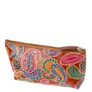 Valódi bőr anyagból készült, divatos mandala motívumokkal ez a minőségi női neszeszer, mely kis méretű, praktikus modellünk.