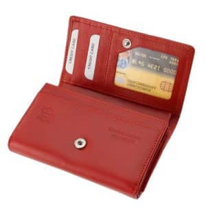 Mutatós, biztonságos és kényelmes használatot biztosító, közepes méretű, elegáns megjelenéssel bíró minőségi női bőr pénztárca.