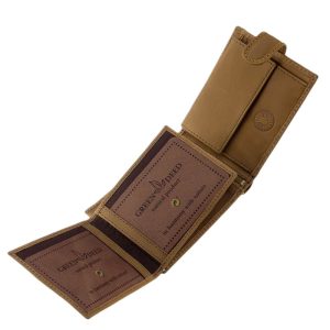 Minőségi bőrből készült, barna és fekete színben gyártott praktikus motoros mintás férfi bőr pénztárca a közkedvelt GREEN DEED családból.