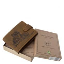 GreenDeed márkás, farkas mintás bőr pénztárca férfi vásárlóink számára, mely átkapcsolóval zárható RFID védett modell. Díszdobozos termék.