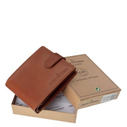 GreenDeed márkás új termékünk ez a minőségi férfi pénztárca, mely különleges marhabőrből lett készítve elegáns, enyhén fényes felülettel.
