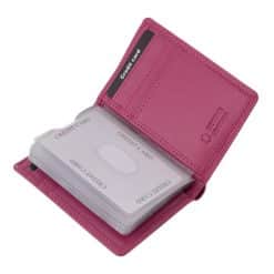 Álló kivitelű, puha nappa bőrből készült bőr kártyatartó LA SCALA márkás praktikus méretű termékünk. Nézze meg kínálatunkat!