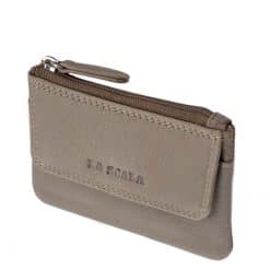 Minőségi La Scala márkás, puha valódi bőr kulcstartó modellünk, praktikus kialakítással, mely még cipzáras aprópénztartó rekeszt is tartalmaz
