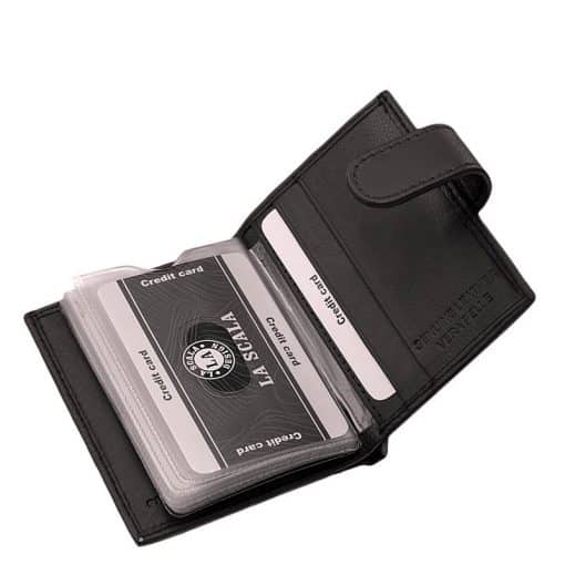 Díszdobozba csomagolt, kis méretű, álló kivitelben készült, kellemes, puha tapintású bőr kártyatartó RFID védelemmel ellátva.