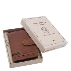 Praktikus méretű kártyatartó a GreenDeed márka kínálatából, természetes valódi bőr felülettel, sportosan elegáns stílusban, díszdobozban.