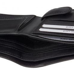 Kis méretű, praktikus kialakítású bőr pénztárca férfi vásárlóink számára tervezve kényelmes és biztonságos kialakítással, RFID védelemmel.
