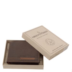 Kis méretű pénztárca modell férfi vásárlóink számára tervezett praktikus belsővel, valódi bőr külsővel, minőségi díszdobozos csomagolásban.