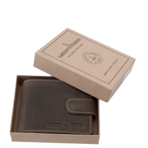 Remekül kihasználható, kisméretű, valódi bőr férfi pénztárca modell, mely rusztikus felületével a vadász pénztárca kollekciót gyarapítja.