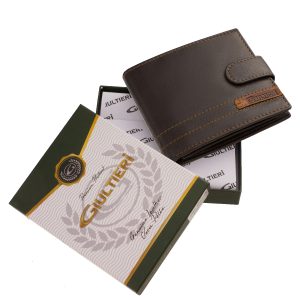Elegáns megjelenésű, puha tapintású minőségi valódi bőr pénztárca férfi vásárlóink számára kialakított, díszdobozos Giultieri modell.