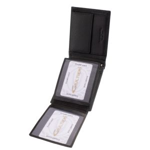 A Giultieri márkacsalád újabb díszdobozos, minőségi valódi bőr férfi pénztárca modellje, puha tapintással, egyedi külsővel praktikus belsővel