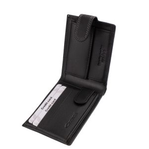 Minőségi Giultieri márkacsaládunk új kisméretű férfi pénztárca modellje valódi puha bőr anyagból, praktikus belsővel, díszdobozos kiadás.