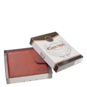 Giultieri kollekciónk egyik legújabb darabja ez a minőségi valódi bőr férfi pénztárca, mely elegáns, visszafogott külsővel készült.