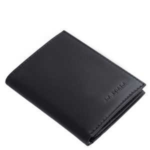 Kényelmes kialakítású, kis méretű, keskeny valódi bőr puha tapintású kártyatartó pénztárca, melyet minőségi díszdobozban küldünk Önnek.